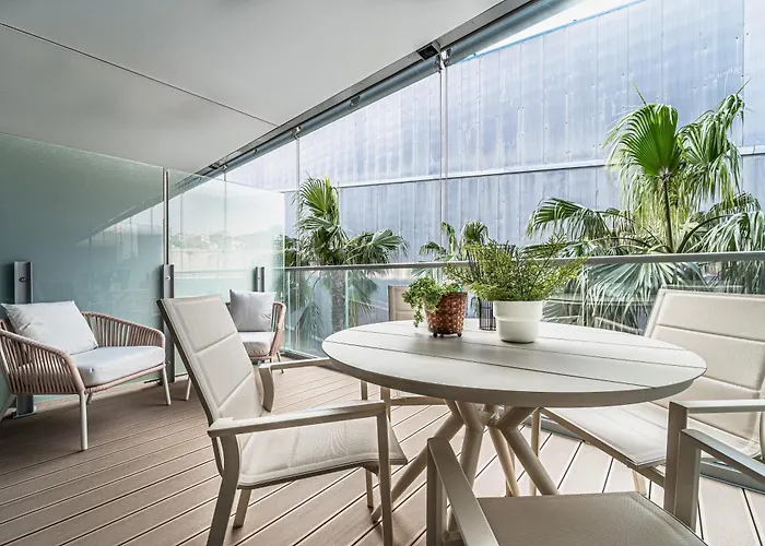 Joivy Luxury Waterfront With Balcony & Parking In *