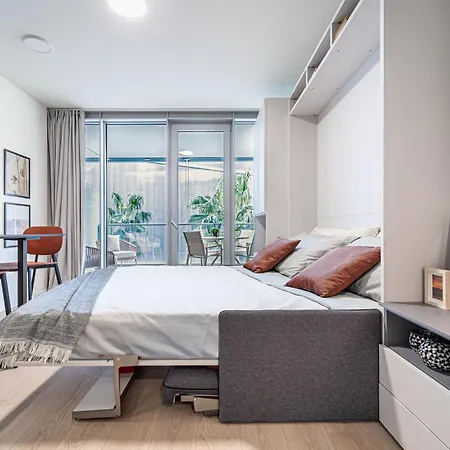 Διαμέρισμα Joivy Luxury Waterfront With Balcony & Parking In