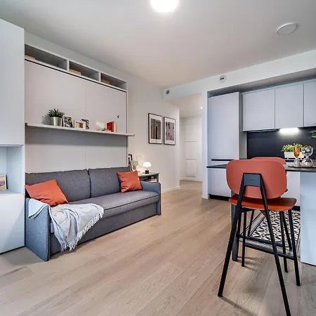 Joivy Luxury Waterfront With Balcony & Parking In *